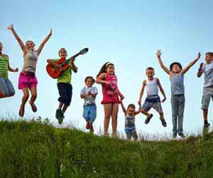 summer-camp-kids-jumping-dp-300X250